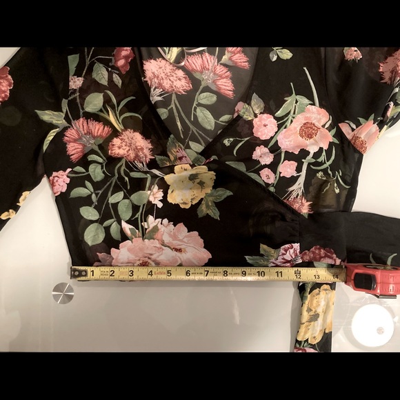 Forever 21 Contemporary Sheer Floral Deep V Wrap Blouse Size Small. - Picture 10 of 11